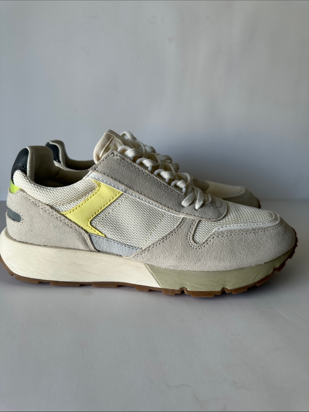 Zara Women’s Cream Sneakers with Yellow Accent and Gray Heel Size 8